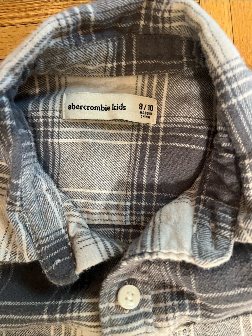 Preppy with a little grunge abercrombie kids Gray and White Plaid Shirt 9 years